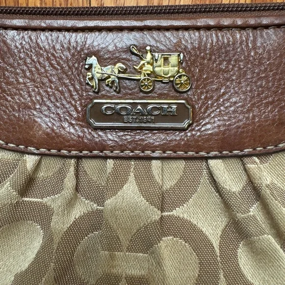 Coach | Brown and Tan Signature Clutch - Picture 2 of 4
